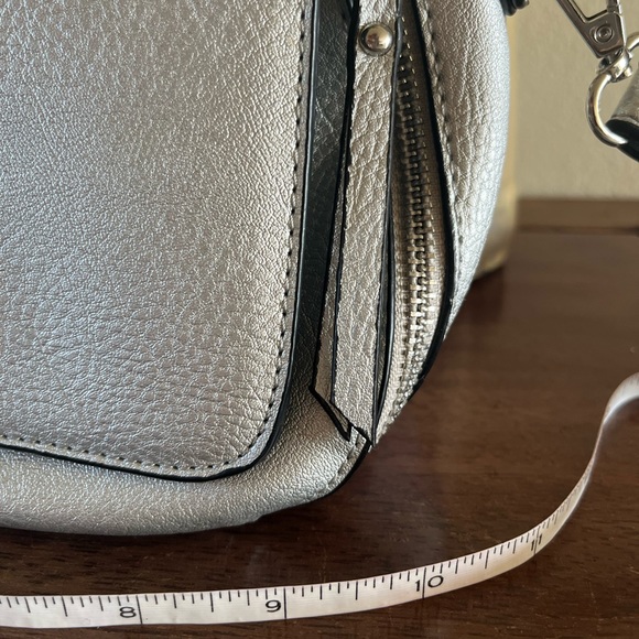 A New Day silver crossbody bag - Picture 4 of 10